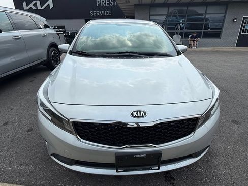 Used 2017 Kia Forte LX FWD image 3