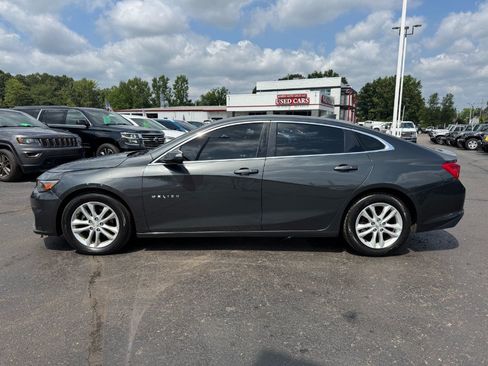 Used 2017 Chevrolet Malibu LT FWD image 2