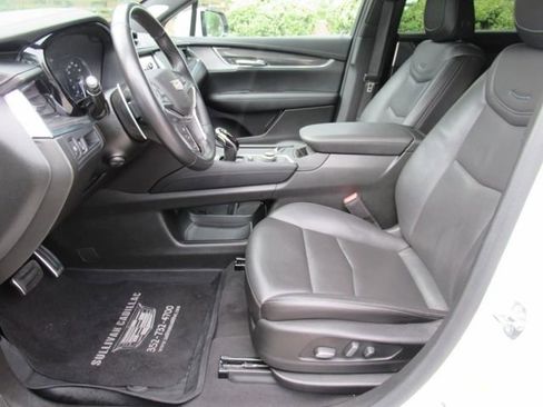 Used 2024 Cadillac XT5 Sportv w/ LPO, Floor Liner Package AWD/4WD image 19