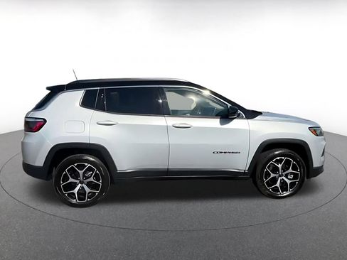 Used 2025 Jeep Compass Limited AWD/4WD image 13