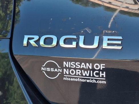 Used 2016 Nissan Rogue SV AWD/4WD image 30