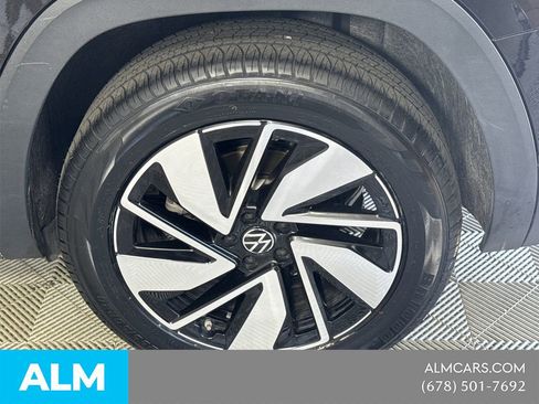 Used 2025 Volkswagen Atlas SE FWD image 23