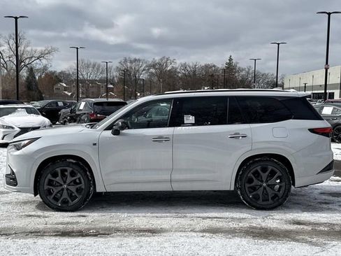 New 2026 Lexus TX 500h AWD image 8