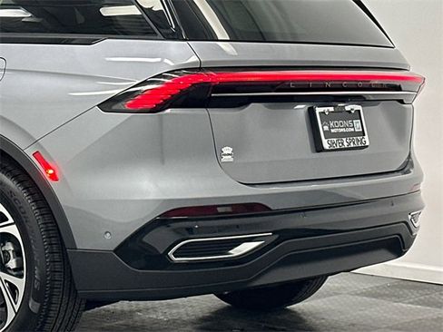 Used 2024 Lincoln Nautilus Premier w/ Equipment Group 102A image 7