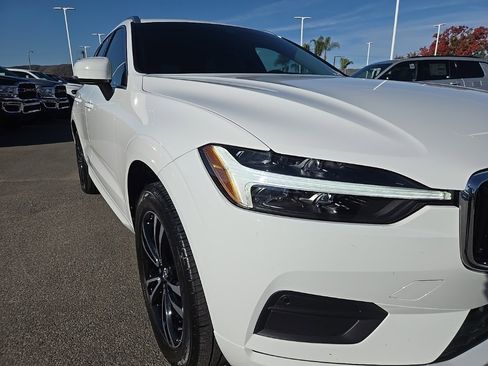 Used 2021 Volvo XC60 T5 Momentum w/ Premium Package image 4