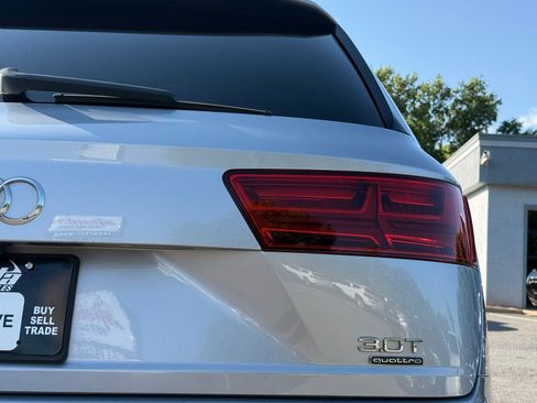 Used 2017 Audi Q7 3.0T Premium Plus w/ Premium Plus Package AWD/4WD image 10