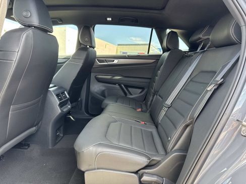 New 2026 Volkswagen Atlas Cross Sport SEL R-Line image 25