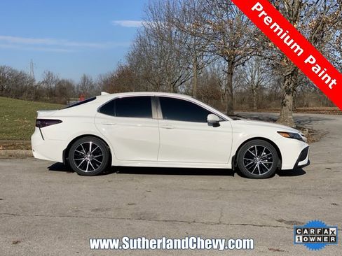 Used 2024 Toyota Camry SE image 8