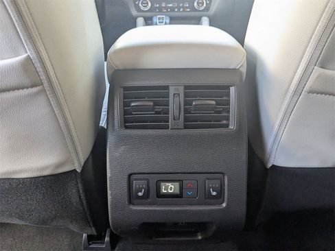 Used 2024 Mitsubishi Outlander SEL image 28