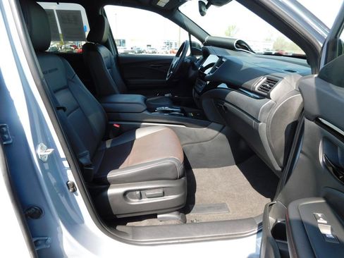Used 2024 Honda Passport Black Edition image 18