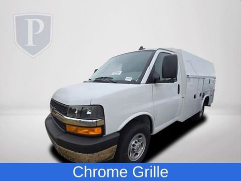 New 2025 Chevrolet Express 3500 w/ Power Convenience Package image 11