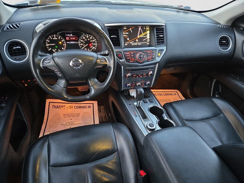 Used 2019 Nissan Pathfinder SL image 10