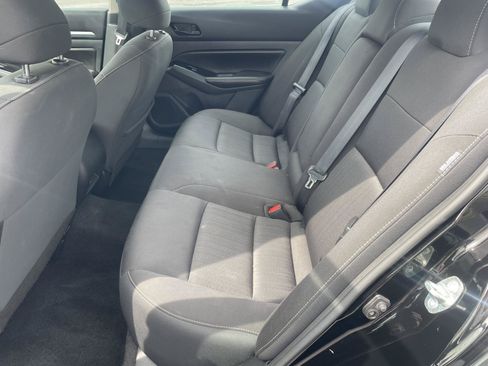 Used 2023 Nissan Altima 2.5 SV FWD image 6