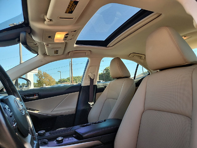Used 2017 Lexus IS 200t RWD image 12