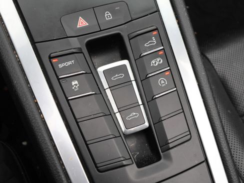 Used 2021 Porsche 718 Boxster image 28