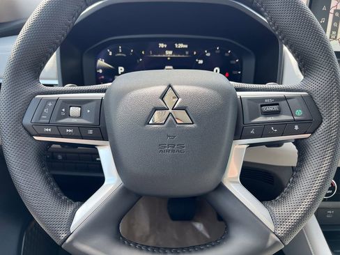 New 2026 Mitsubishi Outlander SE image 23