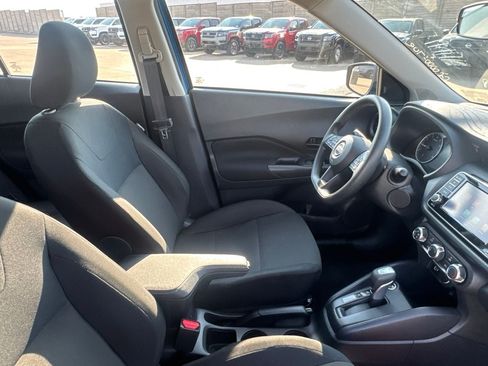 Certified 2025 Nissan Kicks Play S FWD image 29