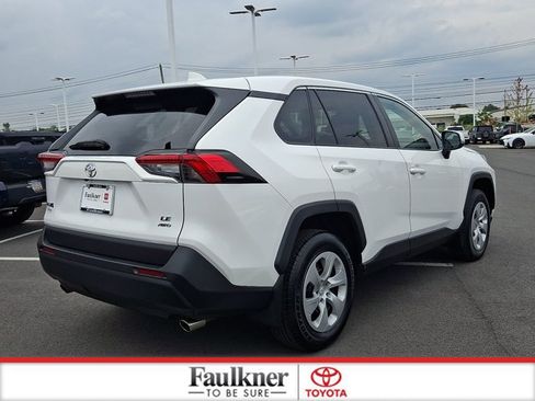 Used 2024 Toyota RAV4 LE AWD/4WD image 6