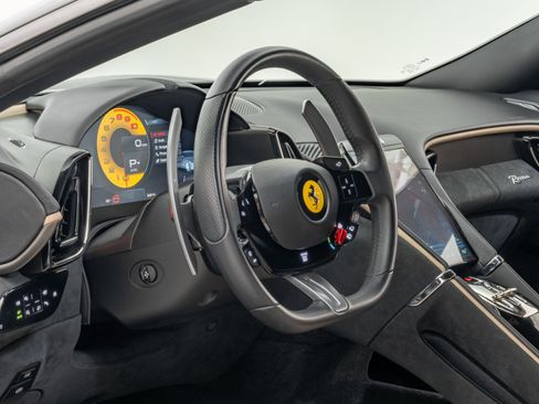 Certified 2022 Ferrari Roma image 4