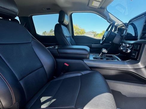 Used 2021 Ford F150 Lariat w/ Trailer Tow Package image 15