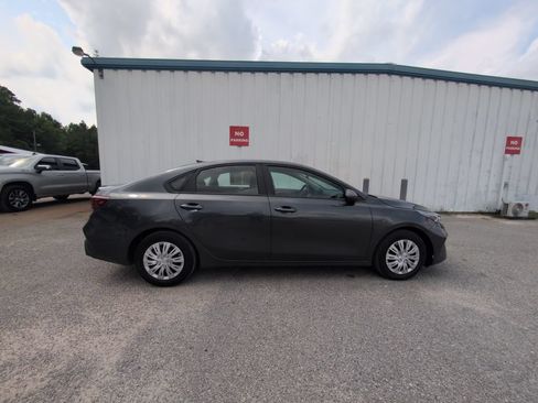 Used 2023 Kia Forte LX FWD image 9