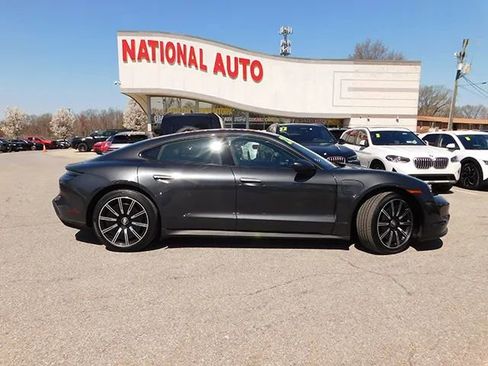 Used 2021 Porsche Taycan RWD image 4