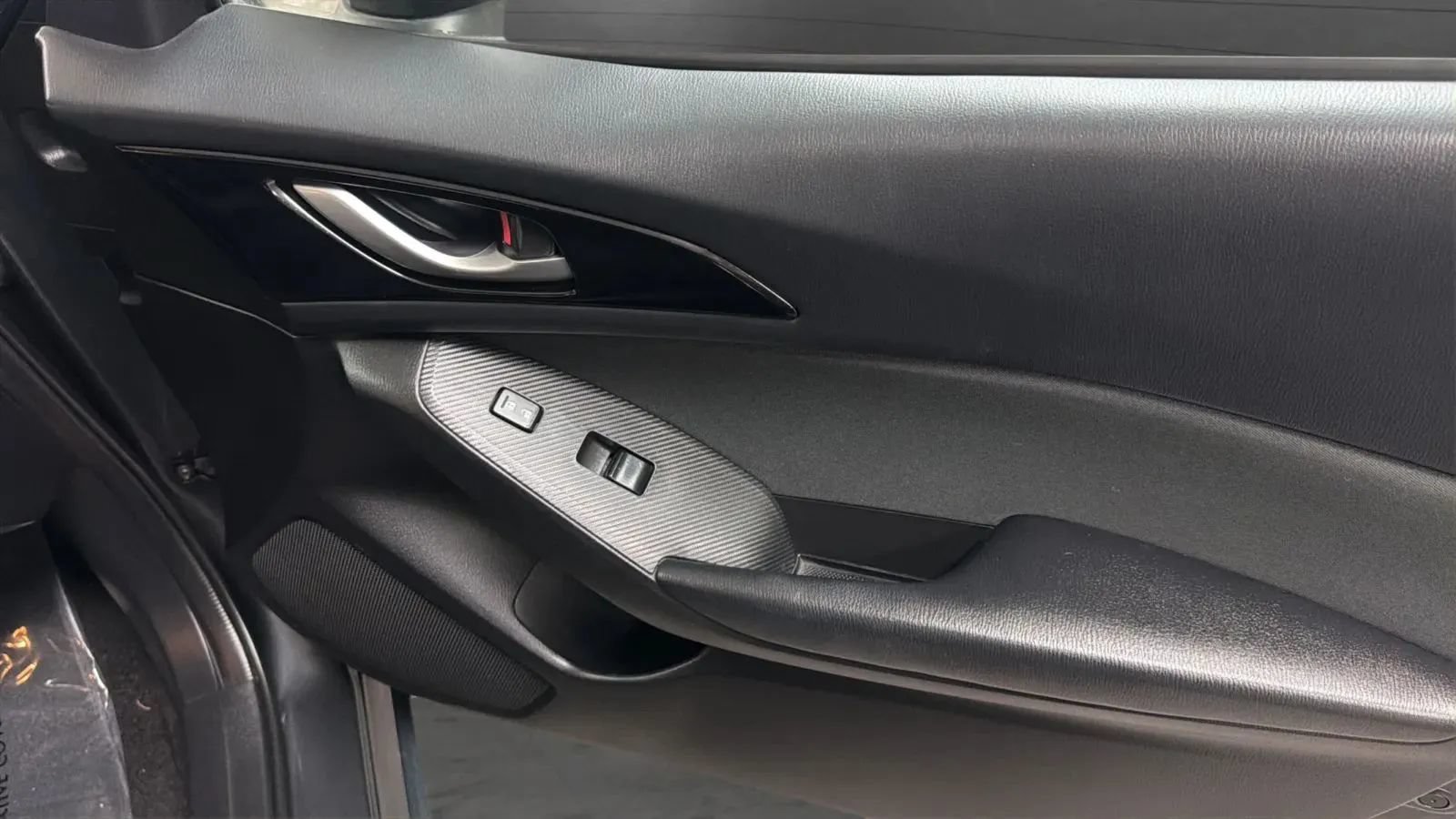 Used 2016 MAZDA MAZDA3 i Sport w/ Preferred Equipment Package FWD image 18