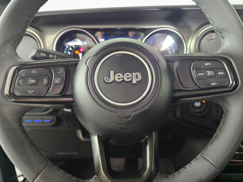 Used 2023 Jeep Wrangler Unlimited w/ 8.4" Radio Group AWD/4WD image 15