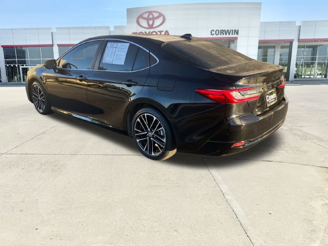 Used 2025 Toyota Camry XLE w/ Premium Plus Package FWD image 3