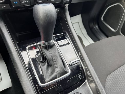 Used 2023 Jeep Compass Sport image 31