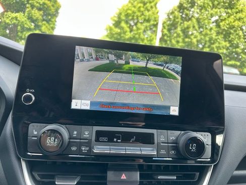 Used 2025 Toyota Grand Highlander AWD image 18