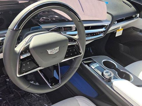 New 2026 Cadillac Lyriq Luxury image 15