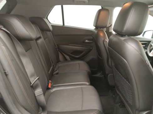 Used 2020 Chevrolet Trax LT w/ LT Convenience Package FWD image 19