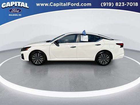 Used 2025 Nissan Altima 2.5 SV AWD/4WD image 5