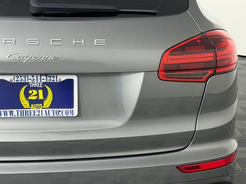 Used 2016 Porsche Cayenne AWD/4WD image 10