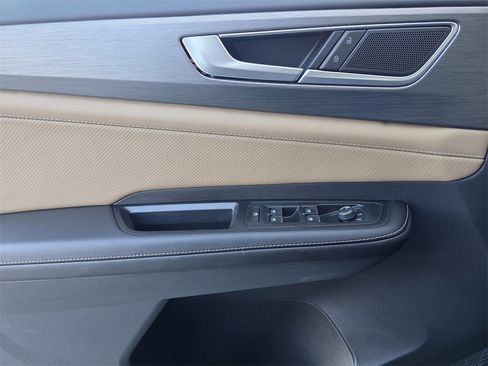 New 2026 Volkswagen Atlas Cross Sport SE image 16