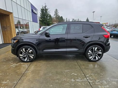 Certified 2024 Volvo XC40 B5 Plus w/ Protection Package Premier image 8