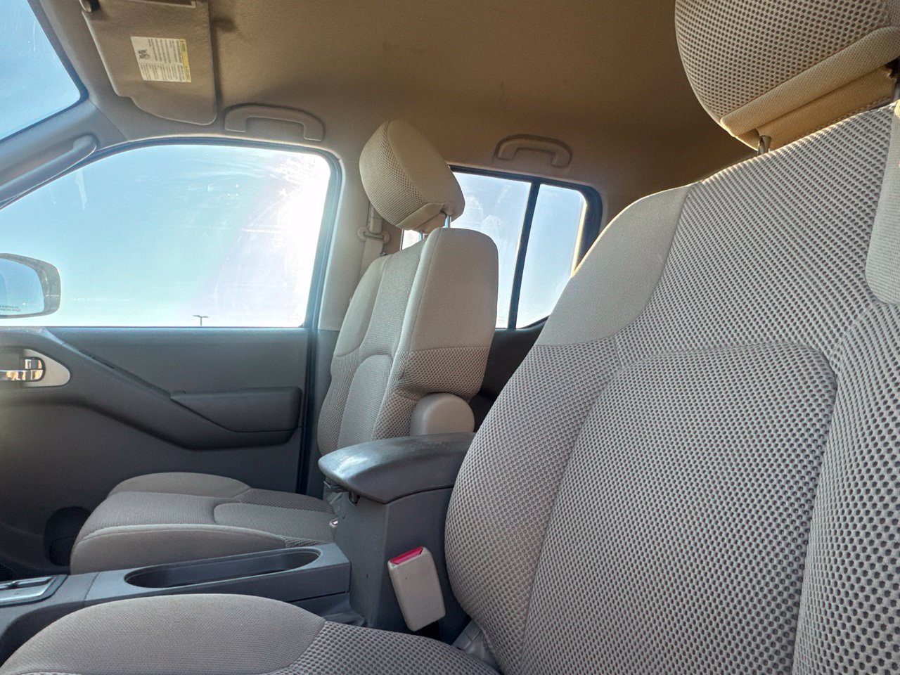 Used 2010 Nissan Frontier SE AWD/4WD image 45