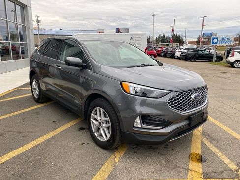 Used 2024 Ford Edge SEL w/ Convenience Package image 7