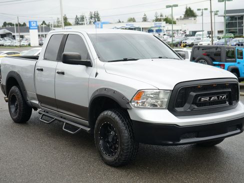 Used 2016 RAM 1500 Classic SLT AWD/4WD image 7