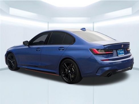 Used 2022 BMW 330i Sedan w/ M Sport Package RWD image 3