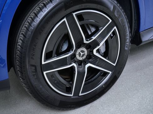 Used 2025 Mercedes-Benz GLC 300 4MATIC image 13