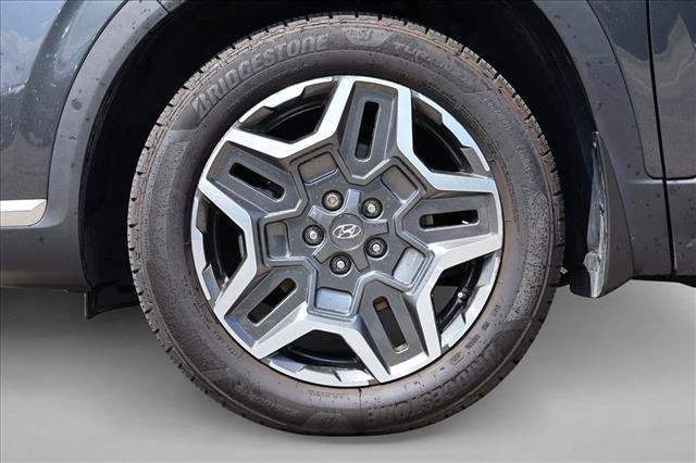 Used 2023 Hyundai Santa Fe Limited AWD/4WD image 9