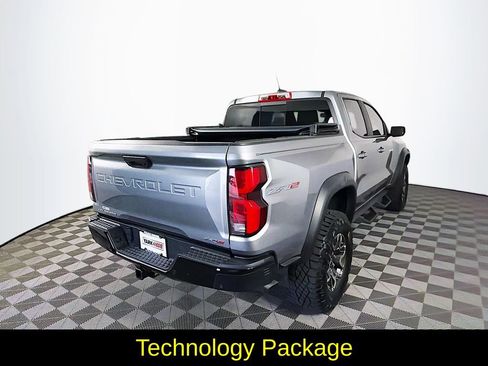 Used 2024 Chevrolet Colorado ZR2 w/ Technology Package AWD/4WD image 10