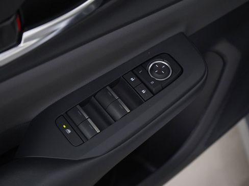 Used 2025 Toyota Prius XLE image 20