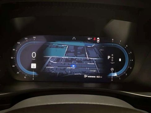 Used 2025 Volvo XC40 B5 Plus image 15