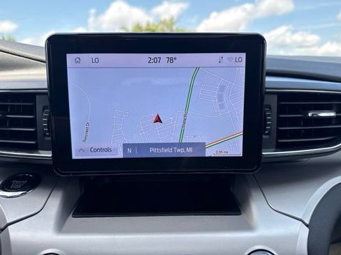 Certified 2023 Ford Explorer XLT w/ Equipment Group 202A AWD/4WD image 27