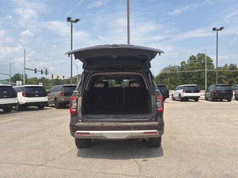 Used 2023 Ford Expedition Limited RWD image 19