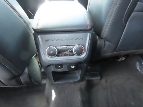 Used 2025 Ford Explorer ST-Line w/ Premium Package RWD image 22