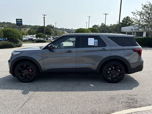 Used 2022 Ford Explorer ST w/ Equipment Group 401A RWD image 6